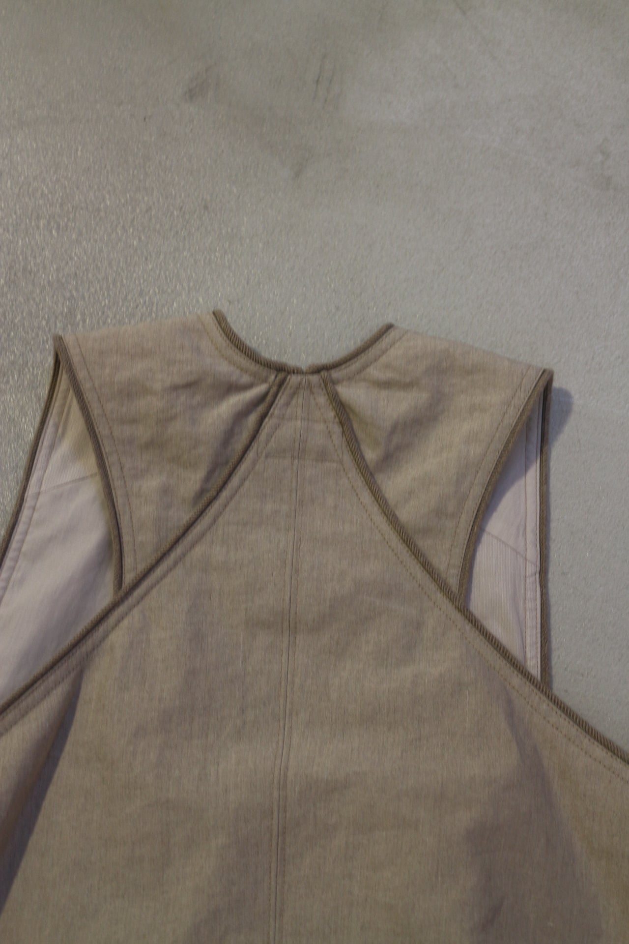 PIPING VEST