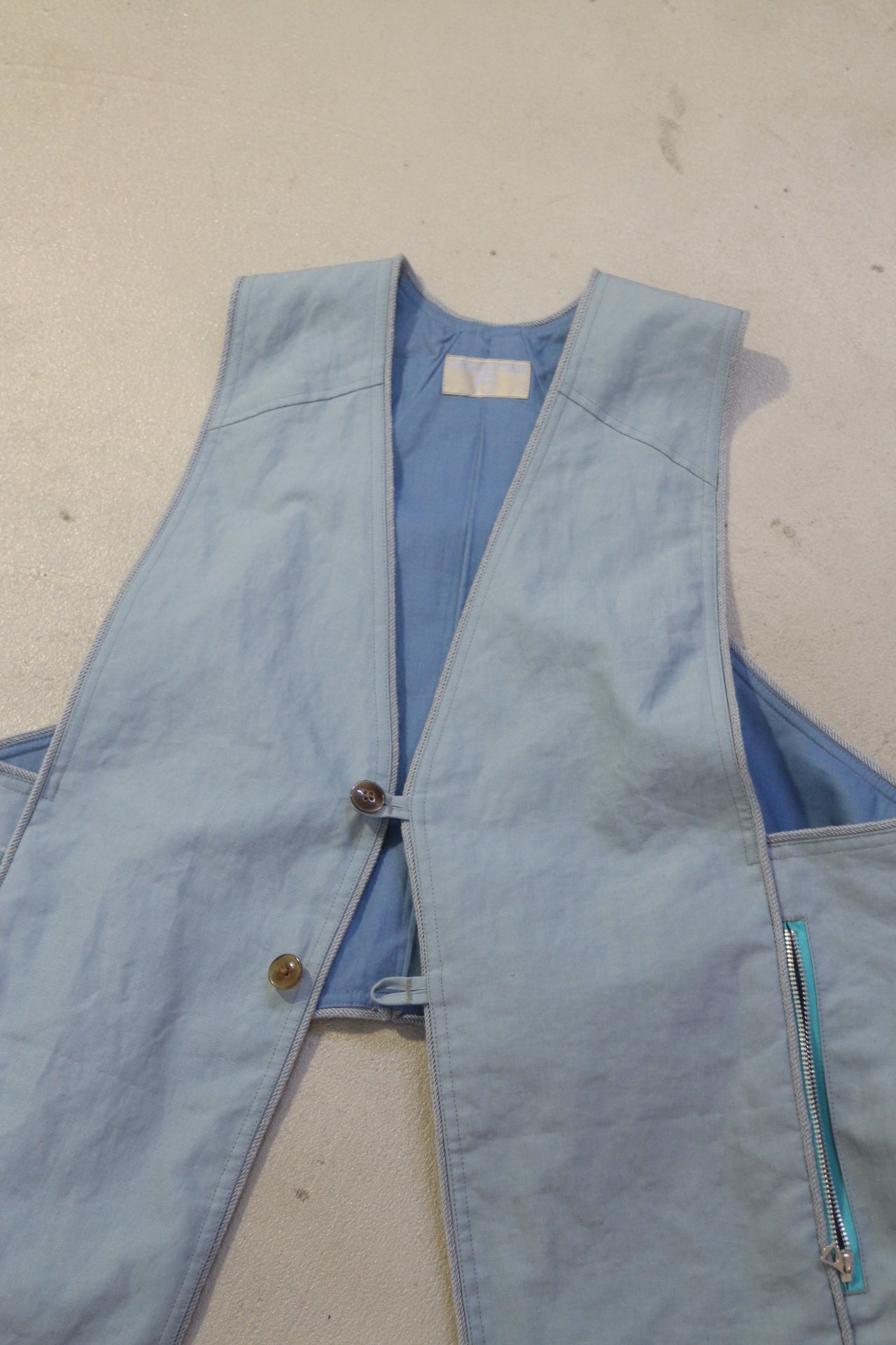 PIPING VEST